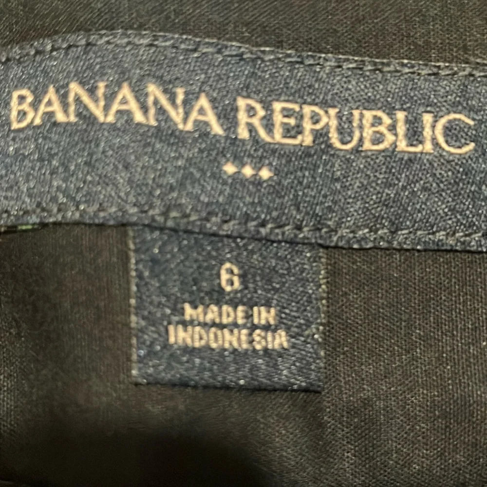Banana Republic Black Pencil Mini Skirt with Slit - Picture 2 of 12